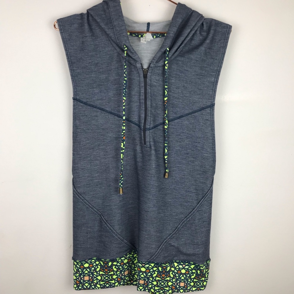 Maaji Athletic Half Zip Hooded Tank Top Medium